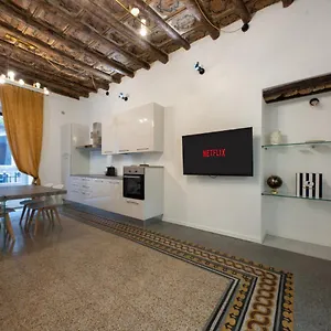 https://casta-diva-luxury-apartments.sicilyhotelsitaly.net